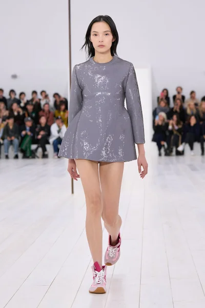 Look 7